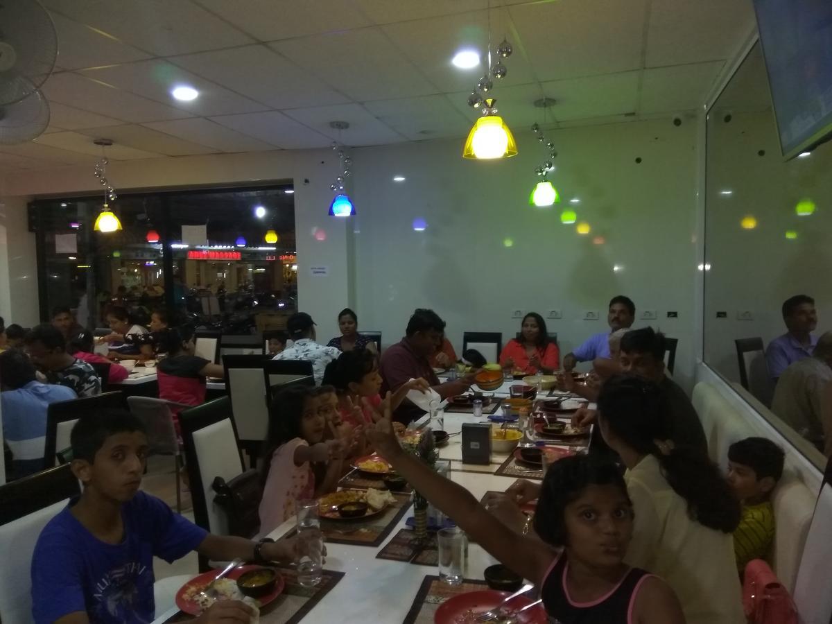 Hotel Hari Om Delhi Darbar Pattaya Zewnętrze zdjęcie