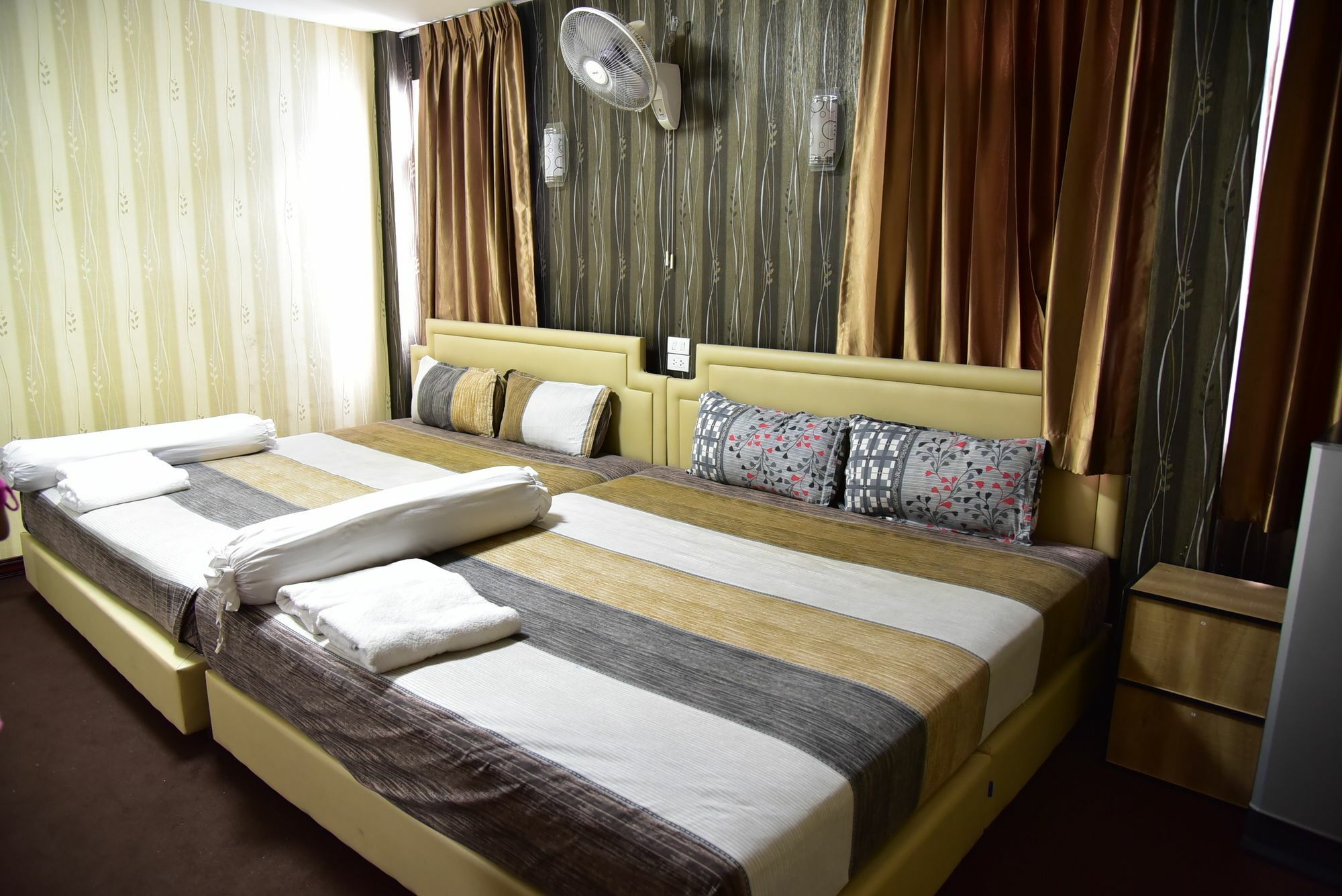 Hotel Hari Om Delhi Darbar Pattaya Zewnętrze zdjęcie